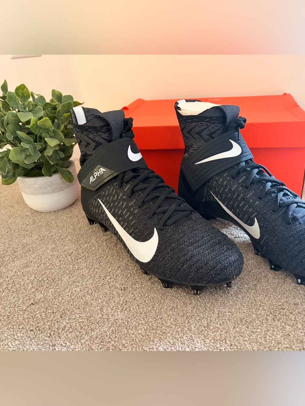 Nike Black and White Alpha Menace Elite 2 Football Cleats size 13